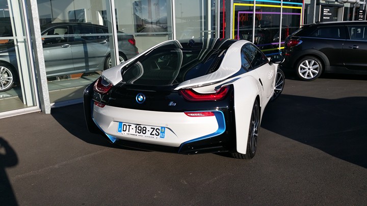 BMW i8