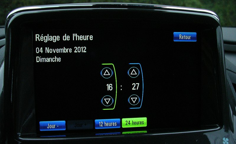 Réglage de l'heure dans l'Opel Ampera