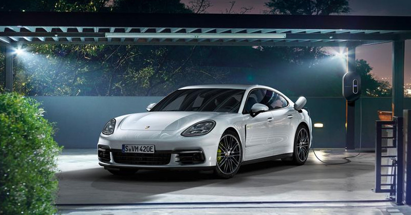 Porsche Panamera 4 e-hybrid