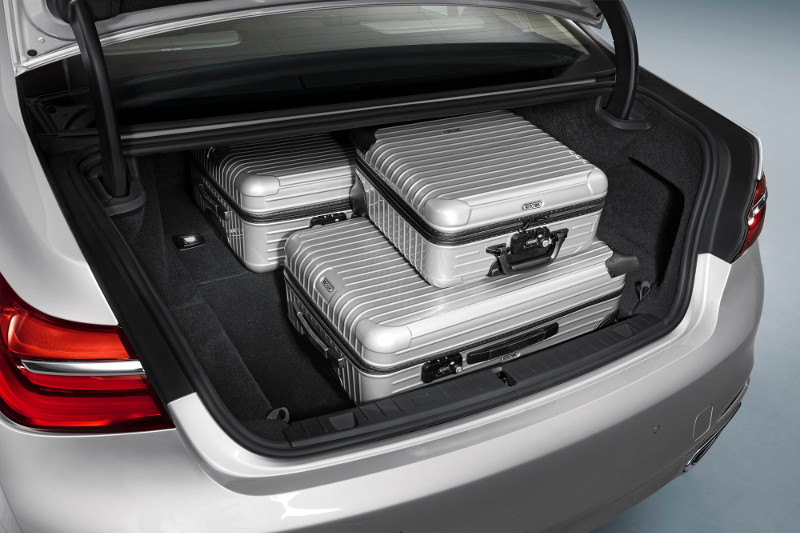 Coffre bmw 740e
