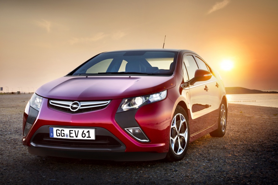 Opel Ampera soleil couchant