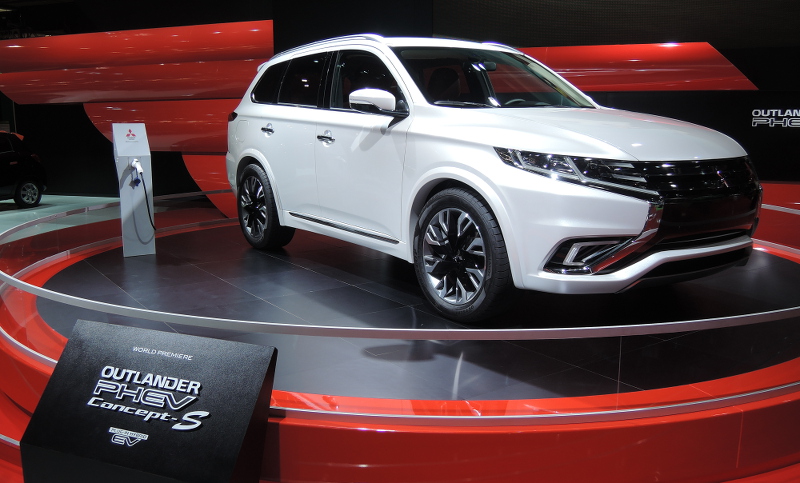 Mitsubishi Outlander PHEV concept S